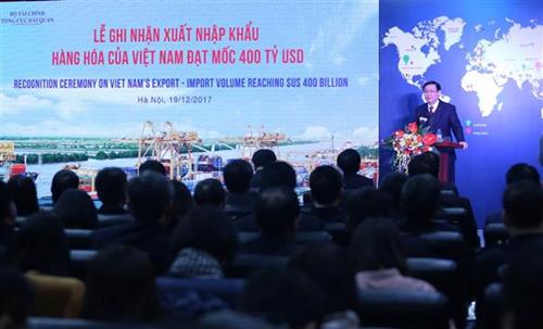 Phó Thủ tướng Chính phủ Vương Đình Huệ phát biểu tại buổi Lễ ghi nhận sự kiện Việt Nam đạt mốc 400 tỷ USD kim ngạch xuất nhập khẩu. Ảnh: Hải Quan Online
