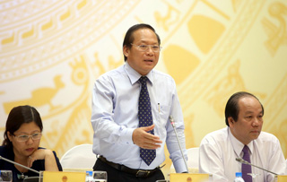 Ông Trương Minh Tuấn, Bộ trưởng Bộ Truyền Thông và Thông Tin (4T) tại buổi họp báo của chính phủ ngày 2/6/2016. Ảnh: Internet
