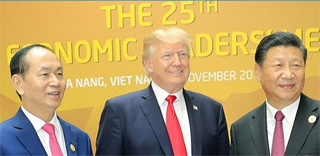 Ông Trần Đại Quang, Ông Donald Trump và Ông Tập Cận Bình tại Hội Nghị APEC diễn ra tại Đà Nẵng từ ngày 6 đến 11 tháng Mười Một, 2017. Ảnh: Reuters